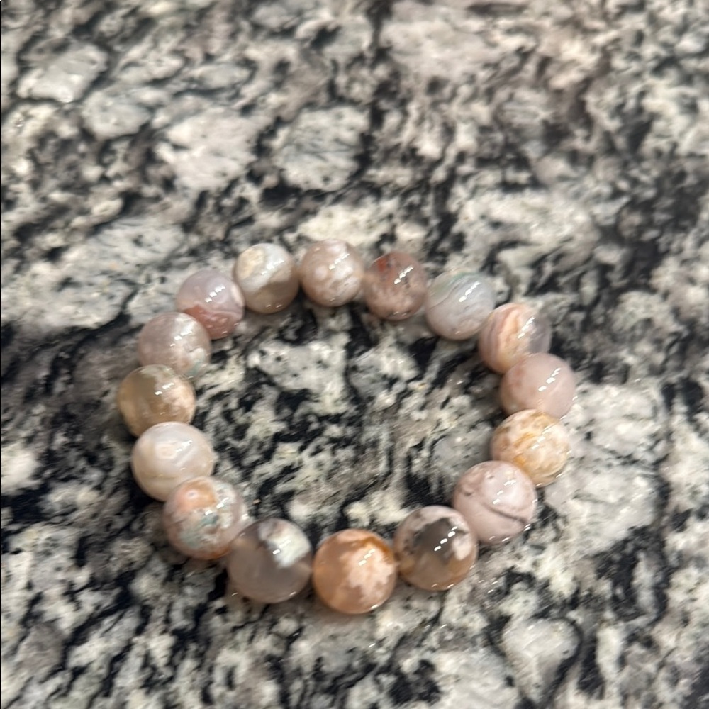 Elegant Agate Beaded Bracelet